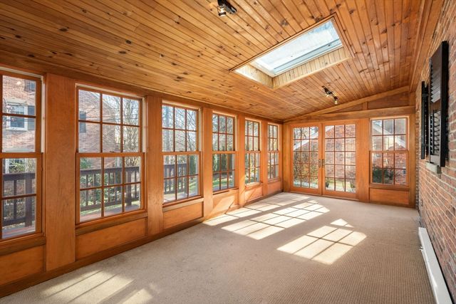 134 Richmond Ave, Worcester, MA 01602