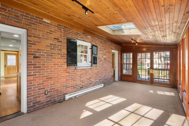 134 Richmond Ave, Worcester, MA 01602