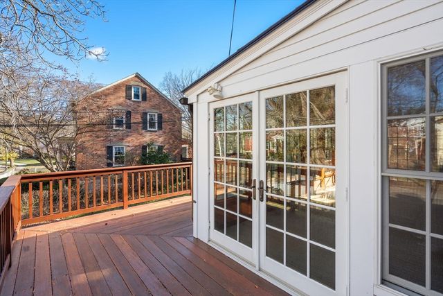 134 Richmond Ave, Worcester, MA 01602