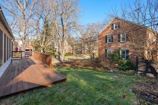 134 Richmond Ave, Worcester, MA 01602