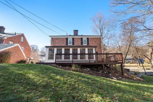 134 Richmond Ave, Worcester, MA 01602