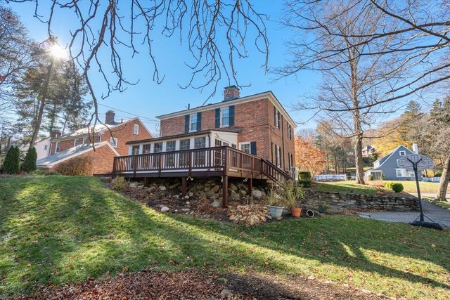 134 Richmond Ave, Worcester, MA 01602