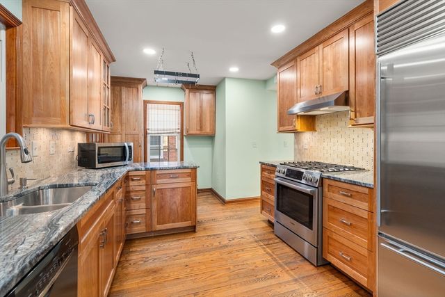 134 Richmond Ave, Worcester, MA 01602