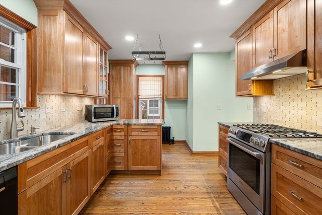 134 Richmond Ave, Worcester, MA 01602