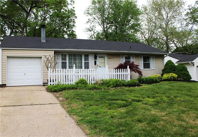 6800 W 76th Terrace, Overland Park, KS 66204