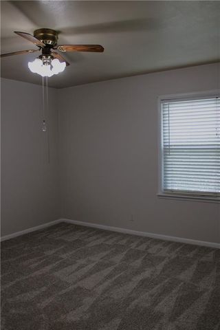 6800 W 76th Terrace, Overland Park, KS 66204