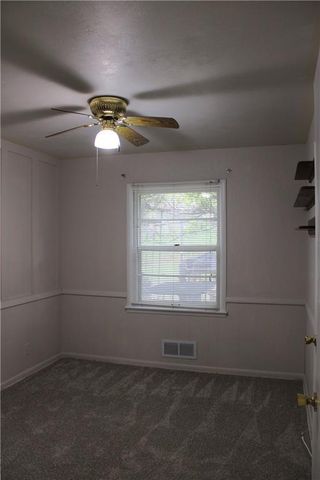 6800 W 76th Terrace, Overland Park, KS 66204