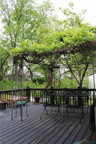 6800 W 76th Terrace, Overland Park, KS 66204