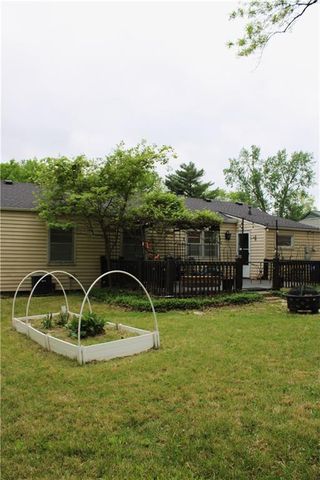 6800 W 76th Terrace, Overland Park, KS 66204