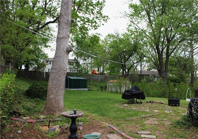 6800 W 76th Terrace, Overland Park, KS 66204