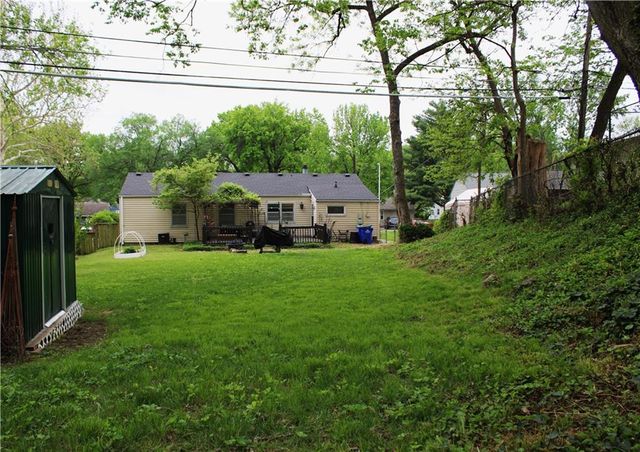 6800 W 76th Terrace, Overland Park, KS 66204