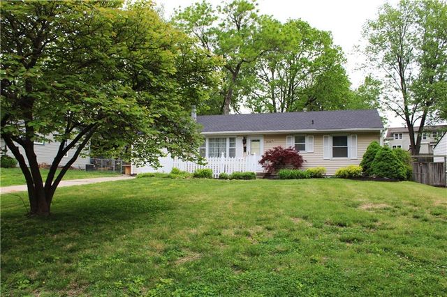 6800 W 76th Terrace, Overland Park, KS 66204