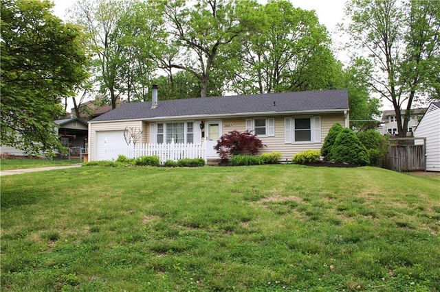 6800 W 76th Terrace, Overland Park, KS 66204