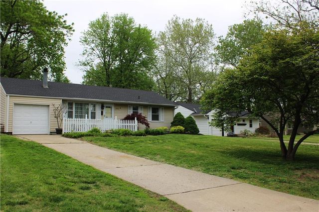 6800 W 76th Terrace, Overland Park, KS 66204