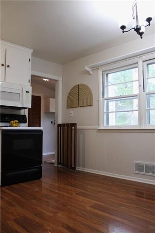 6800 W 76th Terrace, Overland Park, KS 66204