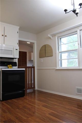 6800 W 76th Terrace, Overland Park, KS 66204