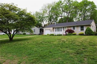 6800 W 76th Terrace, Overland Park, KS 66204