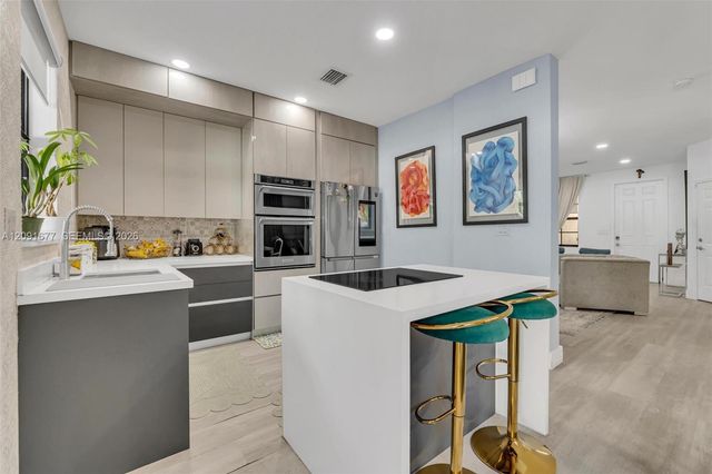 3309 W 91st Terrace, Hialeah, FL 33018