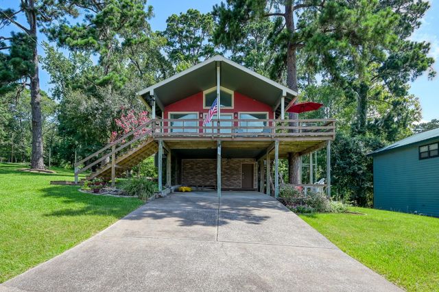 71 Edgewater Way, Point Blank, TX 77364