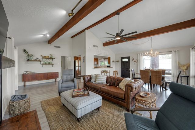 71 Edgewater Way, Point Blank, TX 77364