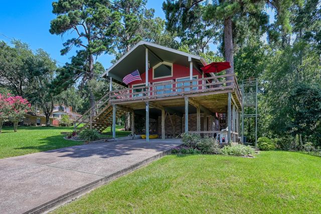 71 Edgewater Way, Point Blank, TX 77364