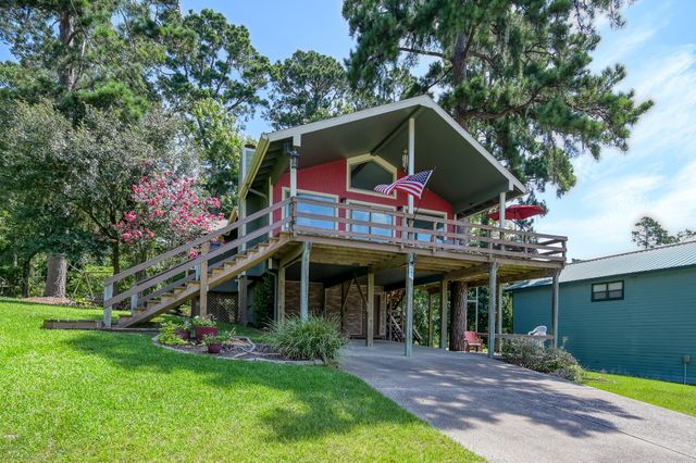 71 Edgewater Way, Point Blank, TX 77364