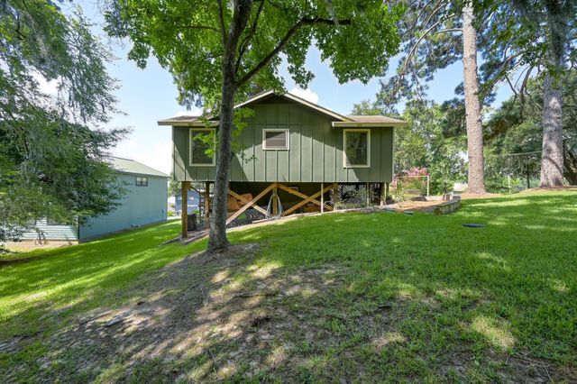71 Edgewater Way, Point Blank, TX 77364