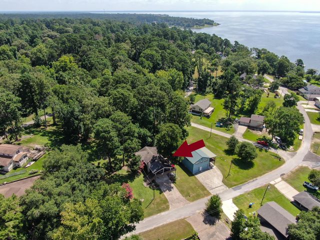 71 Edgewater Way, Point Blank, TX 77364