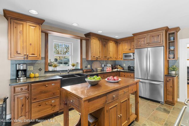 668 N Chodikee Lake Road, Highland, NY 12528