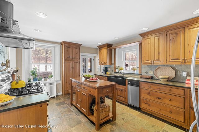 668 N Chodikee Lake Road, Highland, NY 12528