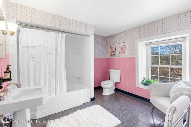 668 N Chodikee Lake Road, Highland, NY 12528