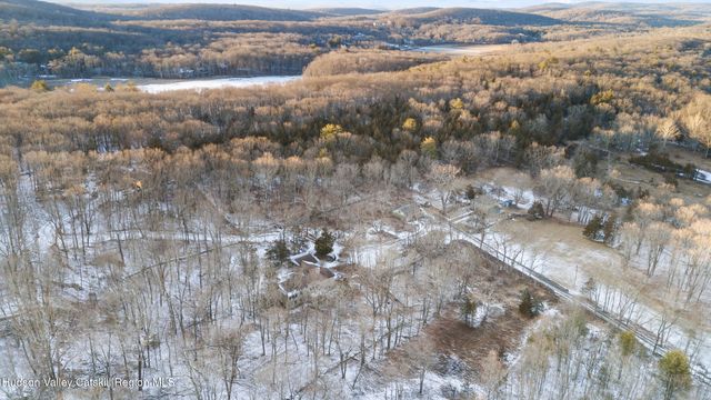 668 N Chodikee Lake Road, Highland, NY 12528