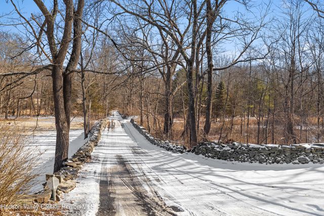 668 N Chodikee Lake Road, Highland, NY 12528