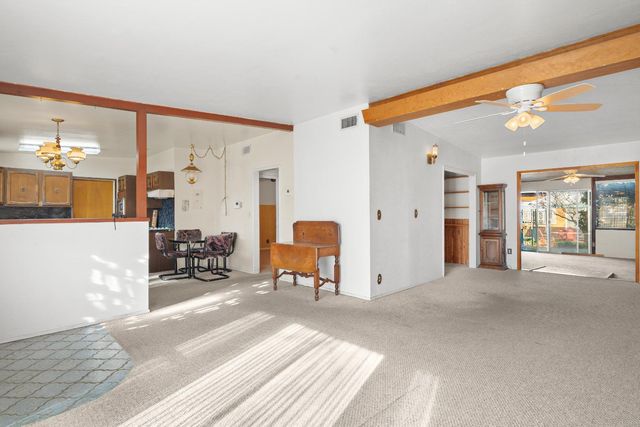 2043 Ellis St, Modesto, CA 95354