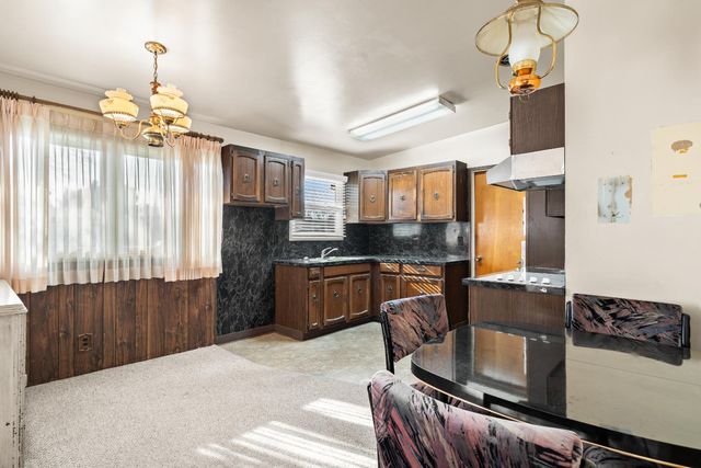 2043 Ellis St, Modesto, CA 95354