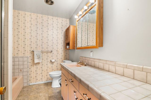 2043 Ellis St, Modesto, CA 95354