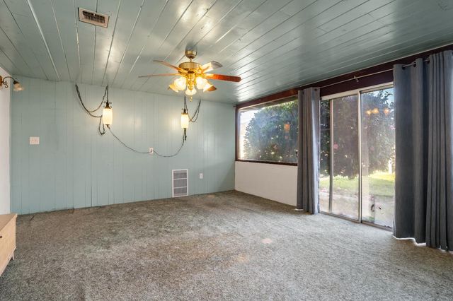 2043 Ellis St, Modesto, CA 95354