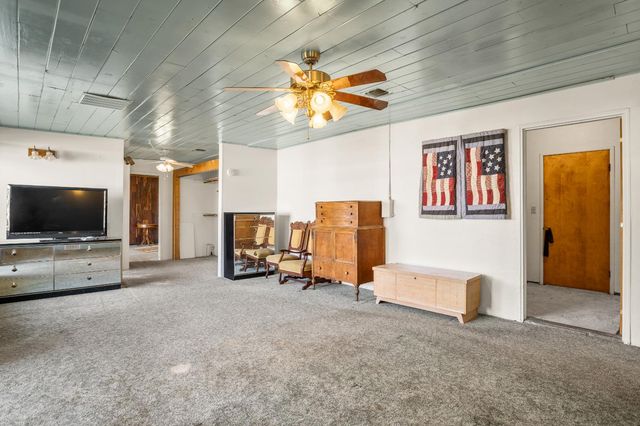 2043 Ellis St, Modesto, CA 95354