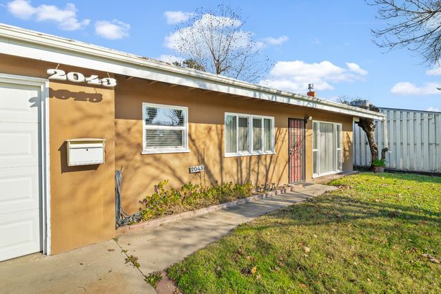 2043 Ellis St, Modesto, CA 95354