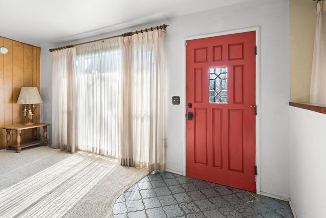 2043 Ellis St, Modesto, CA 95354