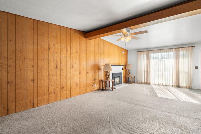 2043 Ellis St, Modesto, CA 95354