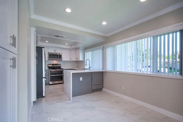 1 Dogwood North, Irvine, CA 92612