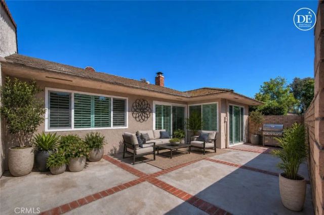 1 Dogwood North, Irvine, CA 92612