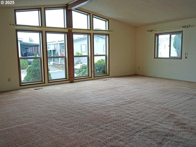 51499 Se 6 St 32, Scappoose, OR 97056