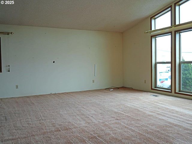 51499 Se 6 St 32, Scappoose, OR 97056