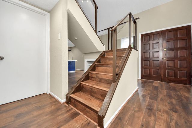 651 Davis Road, League City, TX 77573