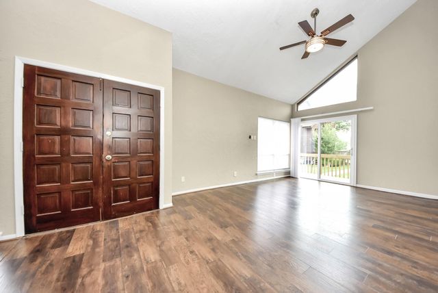 651 Davis Road, League City, TX 77573