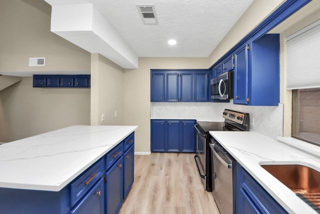 651 Davis Road, League City, TX 77573