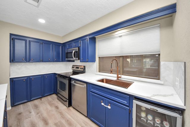 651 Davis Road, League City, TX 77573