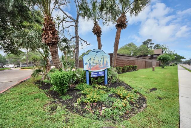 651 Davis Road, League City, TX 77573